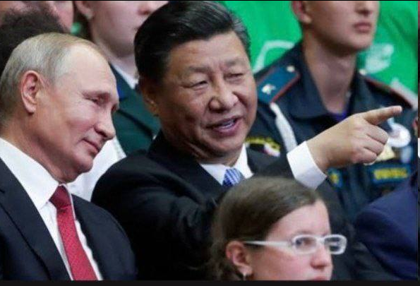 canthavepudding's tweet photo. Trump thanks Xi and Putin:
"Look at that dickhead." https://t.co/MF8gNExtaq