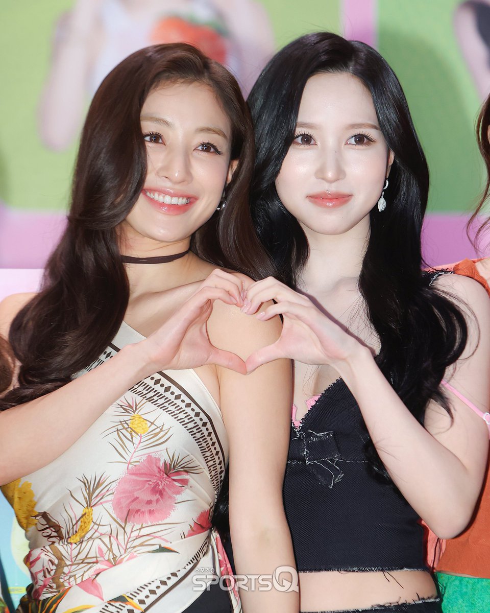 sportsqnews's tweet photo. [#포토Q] 260618 ‘지효-미나’ 티젠 포토콜

📌https://t.co/SXujNbC7k8

#지효 #JIHYO #미나 #MINA
#트와이스 #TWICE
#티젠 #TEAZEN https://t.co/svDyVqVX0j