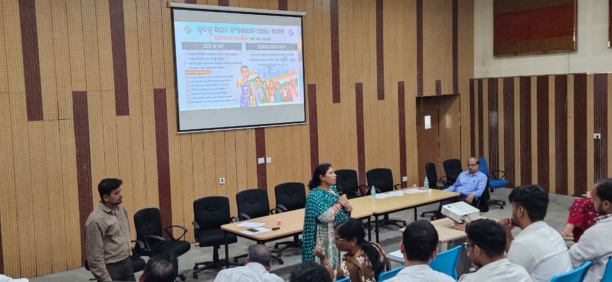 FmmchBalasore's tweet photo. ππ¨ββοΈ #Intern_Orientation_Program held on 08.06.2026
Welcoming our young minds to a journey of discovery, learning, and professional development π©ΊβοΈ
ππ#Graced by Dean & Principal, Superintendent, all HODs & R.A, whose valuable guidance inspired & encouraged our interns.πΌ https://t.co/n27G6vKJwe