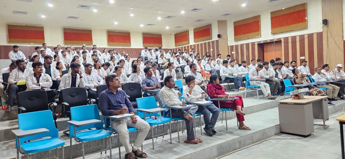 FmmchBalasore's tweet photo. ππ¨ββοΈ #Intern_Orientation_Program held on 08.06.2026
Welcoming our young minds to a journey of discovery, learning, and professional development π©ΊβοΈ
ππ#Graced by Dean & Principal, Superintendent, all HODs & R.A, whose valuable guidance inspired & encouraged our interns.πΌ https://t.co/n27G6vKJwe