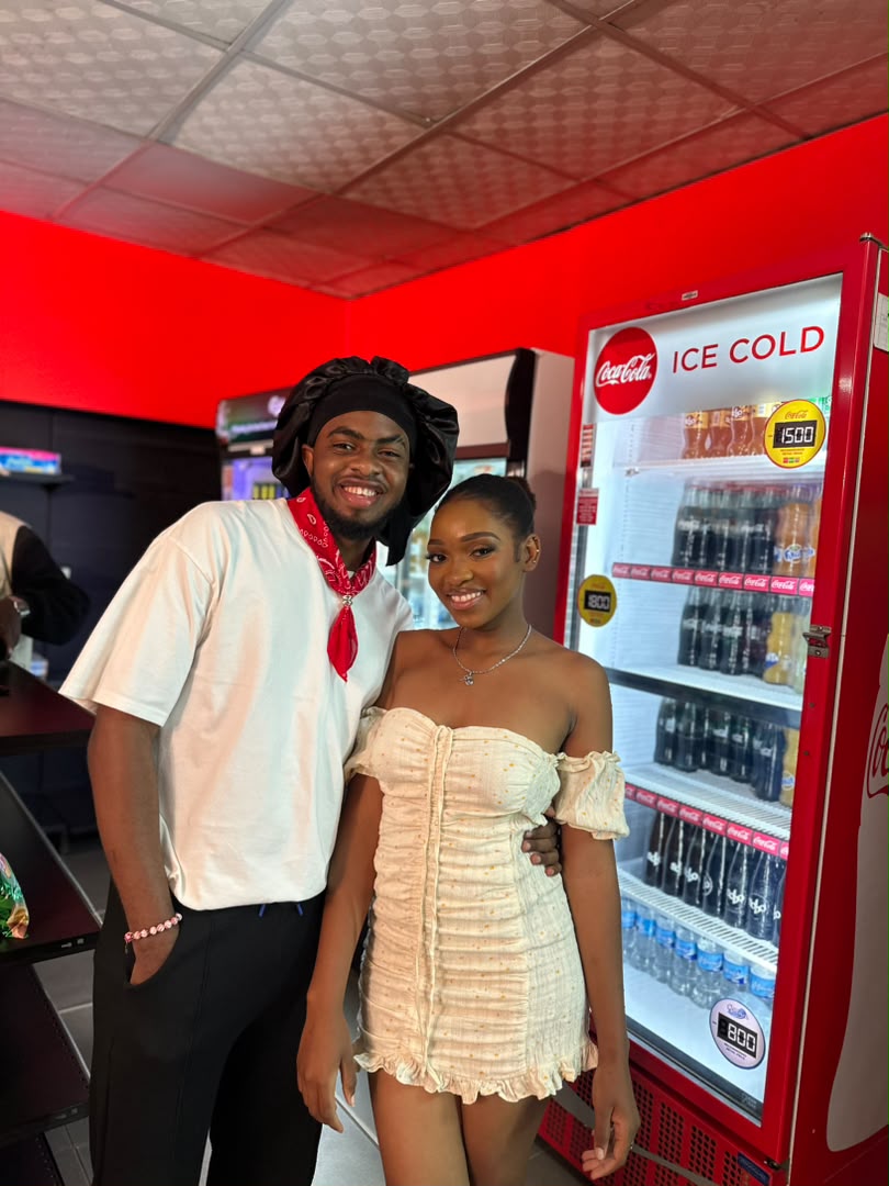 Kukwithu's tweet photo. Nsanje ayi kumawonera nyimbo ya NEW CAR owner kumeneko ifike 100k views😂🥳🥳
https://t.co/r7qYPvfr6H
#Sayina
#PrinceChitz https://t.co/TdYKY3likw