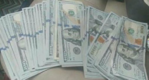baker63379's tweet photo. Who needs money for rent?
I'm paying y'all who needs a sugar daddy? 

Zero fee and no scam!!!
#buyingcontent #sugardaddylegit #SugarBabies #Sugarmommy #sugardaddies #Sugardaddy #sugardaddyneededasap #SugarDaddySerious. https://t.co/Yx7hdVunU7