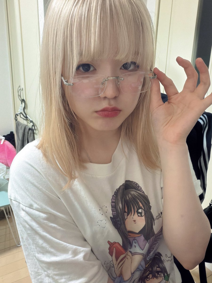 u2kaki's tweet photo. #自撮り界隈
金髪になった https://t.co/ruS028avrF