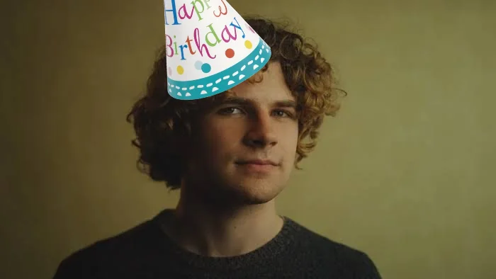 Carbonn__'s tweet photo. "BACKROOMS" director Kane Parsons was asked in an interview today about the sum of 9 + 10.

"It's my birthday today," the director answered. 

He's only 21 years old. https://t.co/h8vnVlzOb6