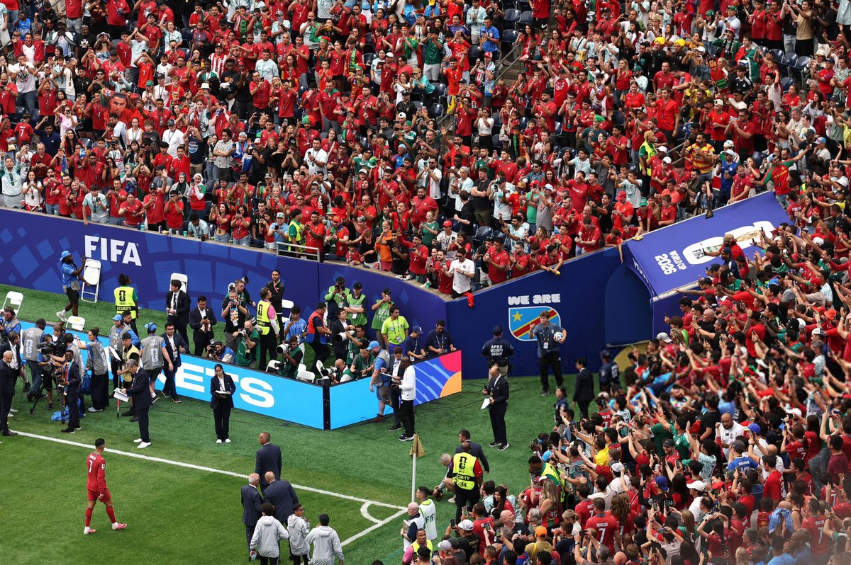 isk1r's tweet photo. تشكيلة البرتغال المثالية المنطقية على الاقل بدون الغبي مارتينيز 

نيتو  - رونالدو - لياو
       السنجاب 
سامو كوستا - فيتينها
كانسيلو - روبين دياز - ايناسو - نونو 

الاوراق الرابحة : كونسيساو، فيليكس، بيرناردو، نيفيز https://t.co/fyS1M4zqIB