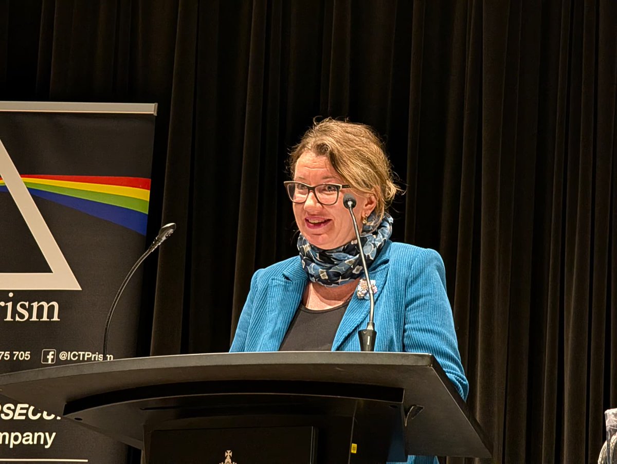 PLinAustralia's tweet photo. Great discussions at the “Voices &amp; Trends of International Leadership” event organised by the Polish Australian Chamber of Commerce. 🇵🇱🤝🇦🇺
Chargé d’affaires a.i. Karolina Cemka shared insights on what businesses can learn from Poland’s economic transformation. https://t.co/PcZaYtMwzK