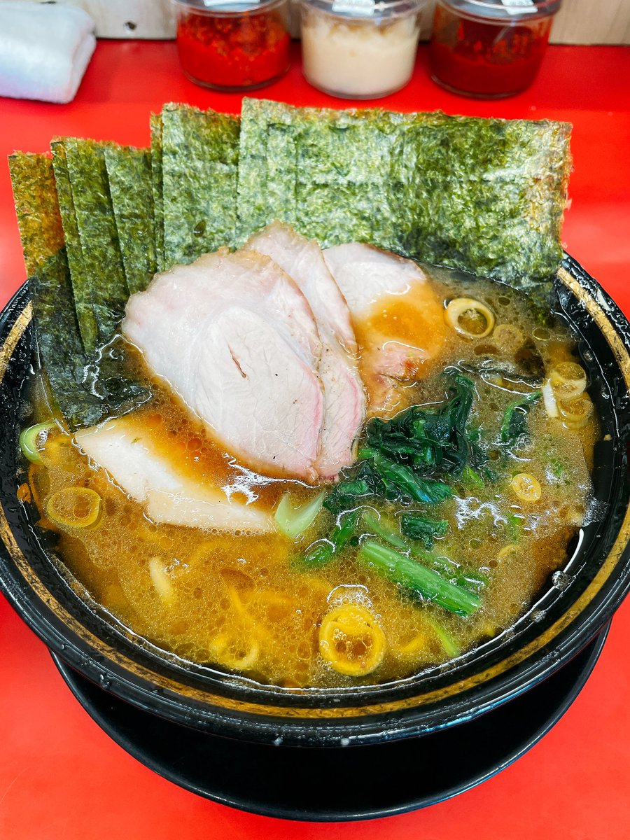 hell_alice307's tweet photo. ひさびさに釜塩😆
たまごまぶしライスもおいしいよ😋
#上越家 https://t.co/2VyKzNGyju
