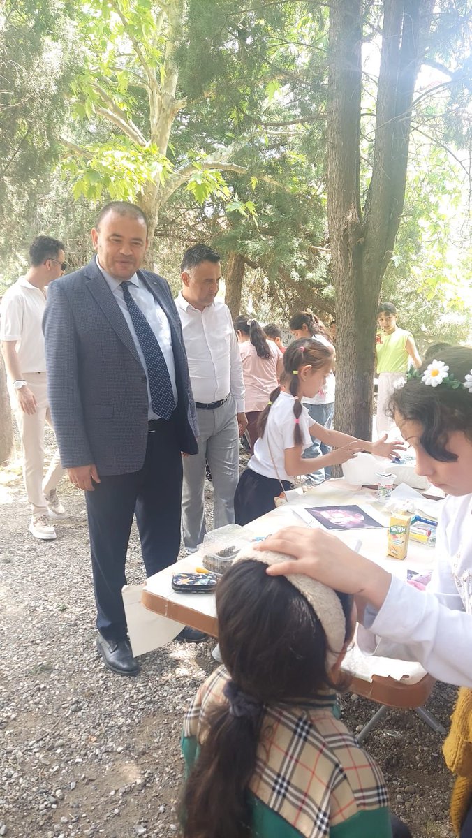 Acipayamilcemem's tweet photo. İlçe Milli Eğitim Müdürümüz Sayın Osman DURAN, beraberinde Şube Müdürlerimiz Sayın Emre BATUR, Sayın Nihal ZEYBEK ve Sayın Gökhan SÖKMEN ile birlikte Yeşilyuva Atatürk İlkokulumuzda düzenlenen Yılsonu Kermes etkinliğine katıldı.
@denizlimem @emre_caliskan @99duran https://t.co/KWdisUgFEj