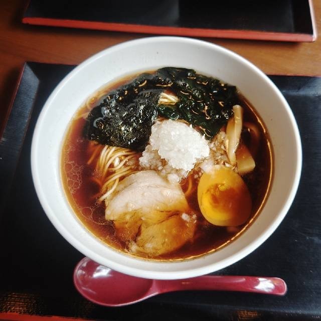 okkappy's tweet photo. 八王子ラーメン at 京王高尾山 極楽湯

蕎麦にするかラーメンにするか…。
高尾といえばとろろそばが有名ですが、お蕎麦屋サンは高尾駅周辺に沢山あるので...   #毎日がラーメン https://t.co/srD2Vg37Gj https://t.co/oTBA2ENciI