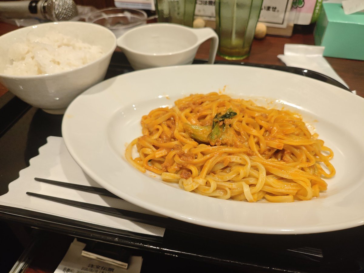 siitake0427's tweet photo. 見るたび減ってるような気分になる
メニュー表の写真がダブルなのが悪いよ～ https://t.co/m2xSSuuTH7