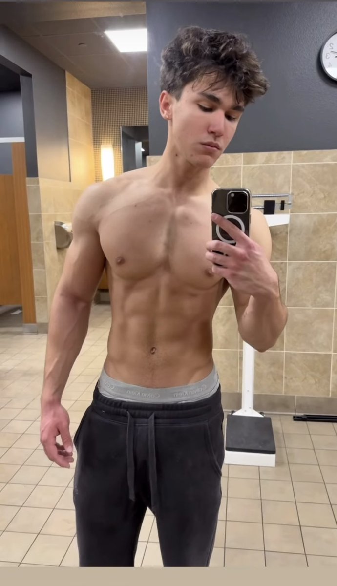 ObjectForDoms's tweet photo. Have you guys seen his 🍆?? Omg 😩😍 

TikToker
 Kalel Hannan https://t.co/pwUXUqKDXq