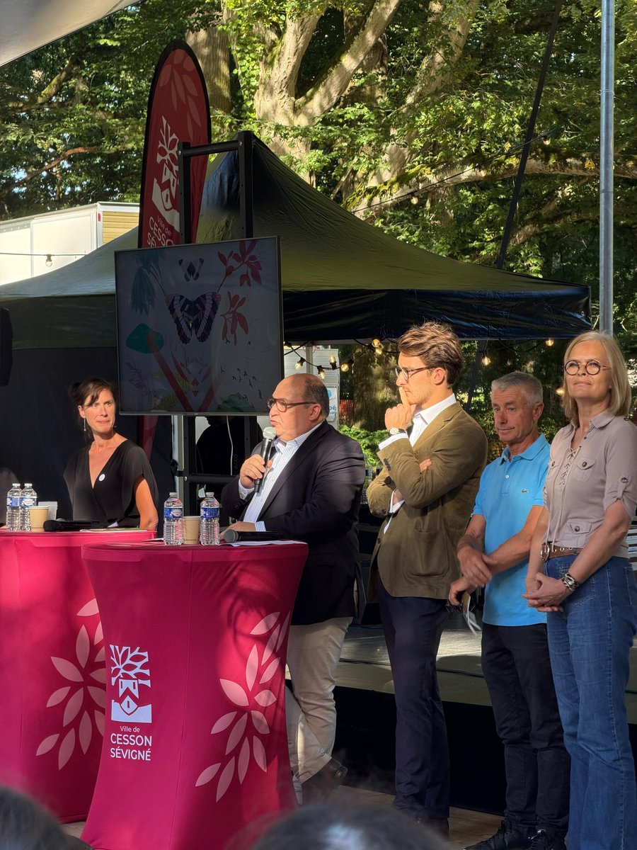 ABagourd's tweet photo. 🎭 250 personnes au Pont des arts hier pour découvrir la saison culturelle 2026-2027 de Cesson-Sévigné

🌿Un fil conducteur : Flâner. prendre le temps, lâcher prise, se laisser porter

🎟️Ouverture de la billetterie  aujourd’hui pour les Cessonnais
#CessonSévigné #SaisonCulturelle https://t.co/oxOSKcQuFI