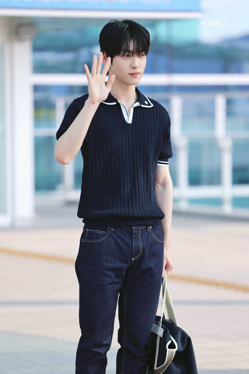 twelve05cm's tweet photo. soobin will be attending dolce&amp;gabbana show at milan fashion week on june 20th at 7:30pm kst!!!!

let's show our support by dropping the below tags to every relevant post!!! go go go!

SOOBIN FOR MILAN FASHION WEEK #SOOBINxDOLCEGABBANA #DolceGabbana
#수빈 #SOOBIN @dolcegabbana https://t.co/hCqQ4VHbnP