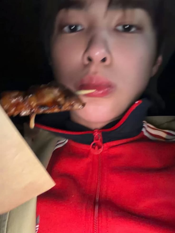 IshaqBowl's tweet photo. @JUHOONberry AHhhh Laperrr *aha*ahhh waktunya sate! , selalu sedia sate dirumah 😎 *Wahhh SaTe SaTe!! 😳*, wAuuuW gurihhhhh *emm*😋, enak tau! 😡, ibu hebat! Tau banget yang kita suka 😍, aahh *ehhh*ups gamau bagi,,, 🤭*emmmm*.lagi makan sate! 😡mahhh minta sateee!! 😠. SaTe EnAk TAU😝😜 https://t.co/1jNMJBLfpw