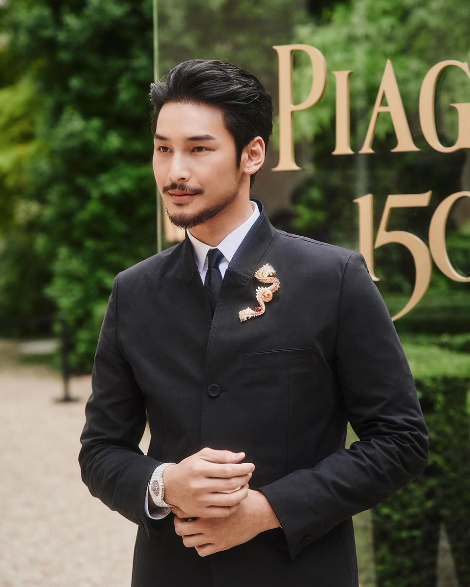 iamisus's tweet photo. ผ่านมา 2 ปีเอง ซีรีส์นี้มีภาคต่อแล้วค่ะ นายน้อยประชุมพรรค มาแก้แค้นแทนป๊า ไอหน้าไหนมาทำป๊ากูขาเจ็บ ผมจะเก็บมันให้เรียบ 
#aponattawin #PiagetxApo #ApoxPiagetColoursofExtraleganza https://t.co/7VQLV81ys7
