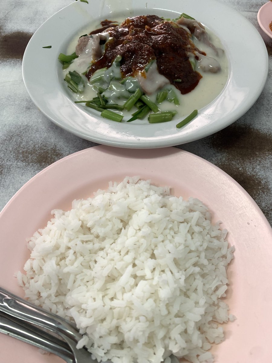 SaRumBer's tweet photo. มื้อเที่ยง อร่อยเหมือนเดิม https://t.co/ePdA2ugdp5