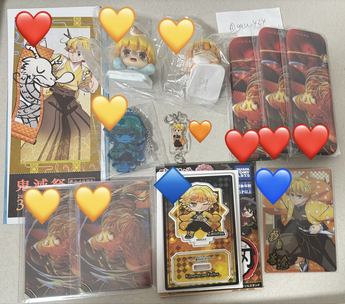 gau_424's tweet photo. 【譲渡 買取】 鬼滅の刃 無限城編 アクスタ ガチャガチャ くじ カード ころっと ウエハース 我妻善逸

求)
💙 各50円
🧡 各150円
💛 各300円
❤️ 各500円
🔷 各600円
︎💕︎︎ 各900円　(+送料)

※1枚目は2枚目から複数点お選びください。 https://t.co/UplvM3IPD1