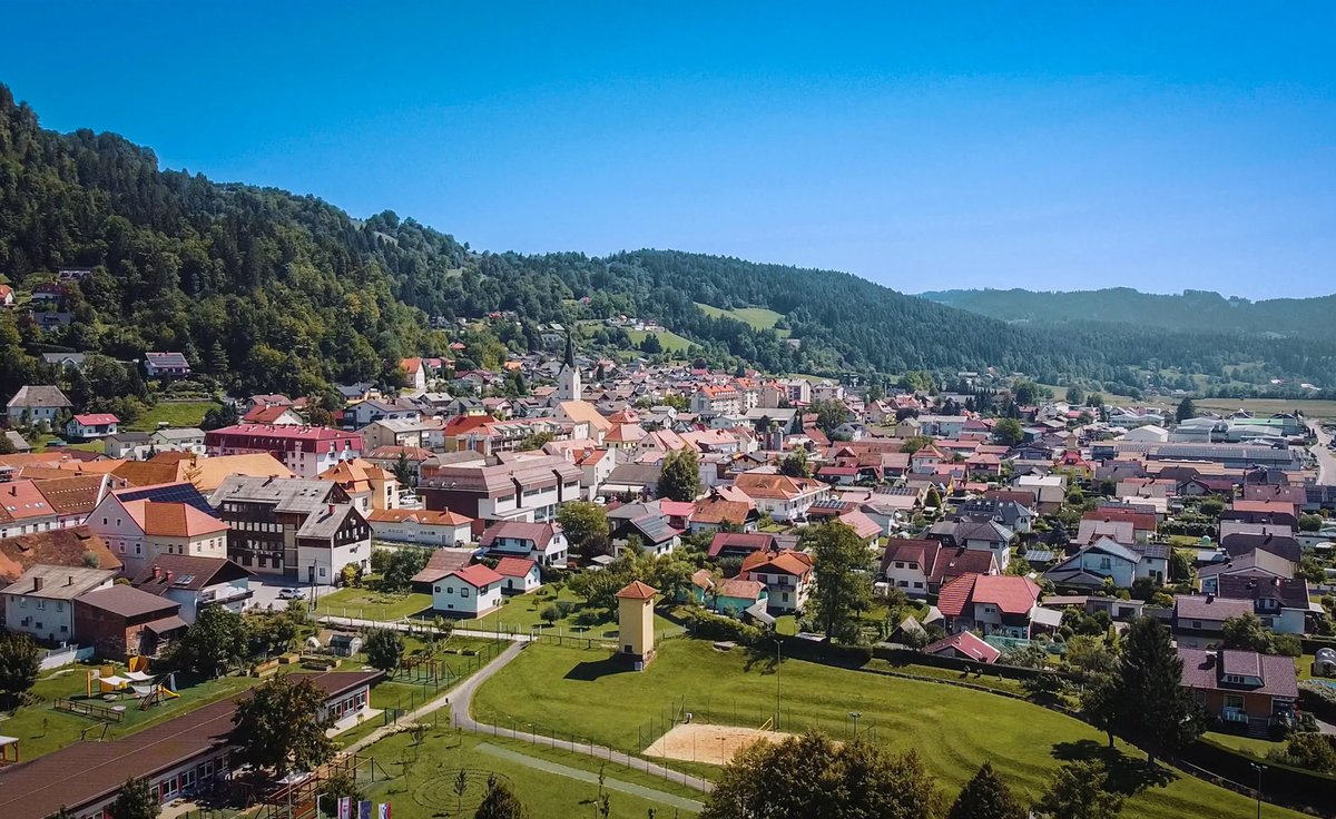 TourOfSlovenia's tweet photo. STAGE 2: Radlje ob Dravi - Ormož, 181.8 km (start 11:35)
Live TV: 13:30 CEST @Eurosport, 13:10 @RTV_Slovenija

🚵 Trasa, profili, časovnica &amp; zanimivosti / Route, profile, timeline &amp; attractions:
https://t.co/Zx4ZjjBxc4
 
#TourOfSlovenia #FightForGreen #ifeelsLOVEnia #cycling https://t.co/bE4eDzvEPb