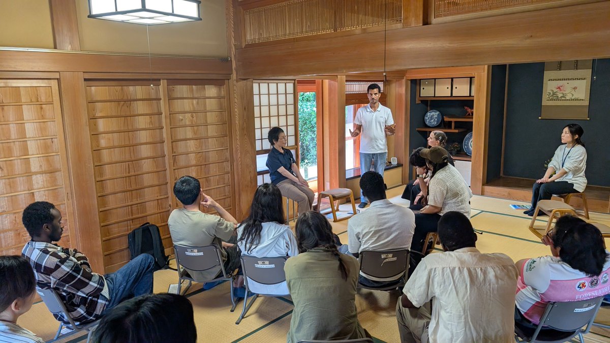 UNUIAS_Japan's tweet photo. 先日UNU-IASの学���が、横浜の里山を訪れました⛰️🌳🌿

都市の中にある緑を保全し市民に憩いの場や���然について学ぶ機会を提供する、都市における里山の多面的な役割を学びました🔍

UNU-IASの大学院プログラムはこちらから： https://t.co/LDglNI5F5m https://t.co/Od9OmQmBym