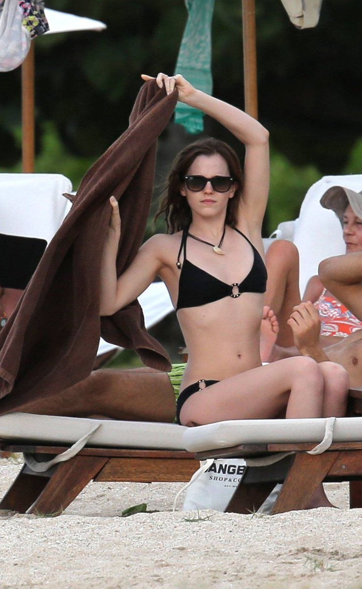 dr_sanika125's tweet photo. can someone explain how Emma Watson is 36? https://t.co/HWdi5GFpKJ