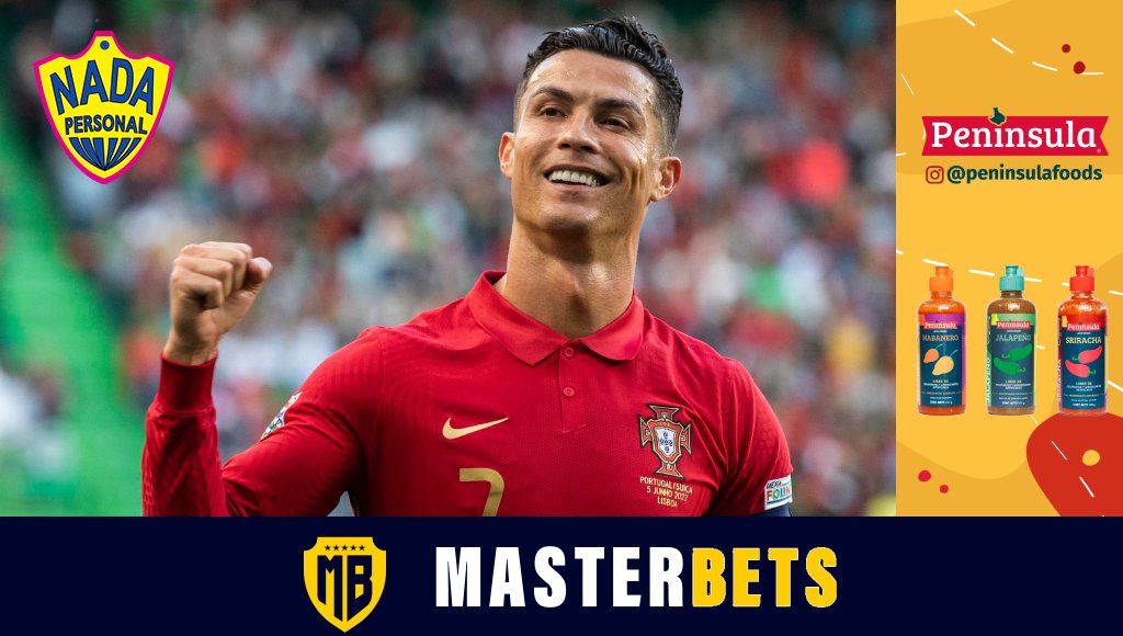 NadaPersonalDB's tweet photo. "Estoy convencido que Cristiano perjudica a Portugal, pero no lo pueden sacar así de simple. Roberto Martínez tiene una especie de adoración hacia Ronaldo, una enfermedad llamada fanatismo"

@KVerdezoto17 https://t.co/PIVItmlnCh