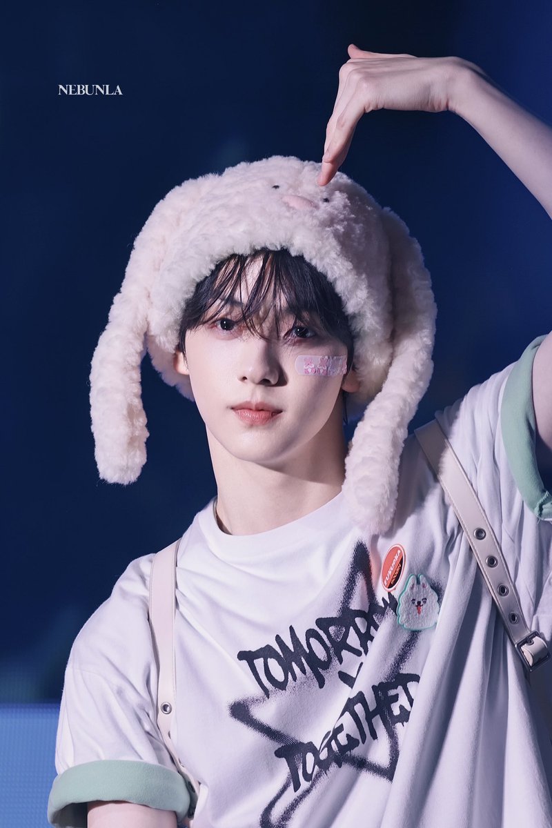 Volnamotns's tweet photo. 콘서트에서 토끼 털 모자 쓰시는게 착붙 퍼컬이세요 계속 하시긜🐰💙 https://t.co/wvAsezw90a