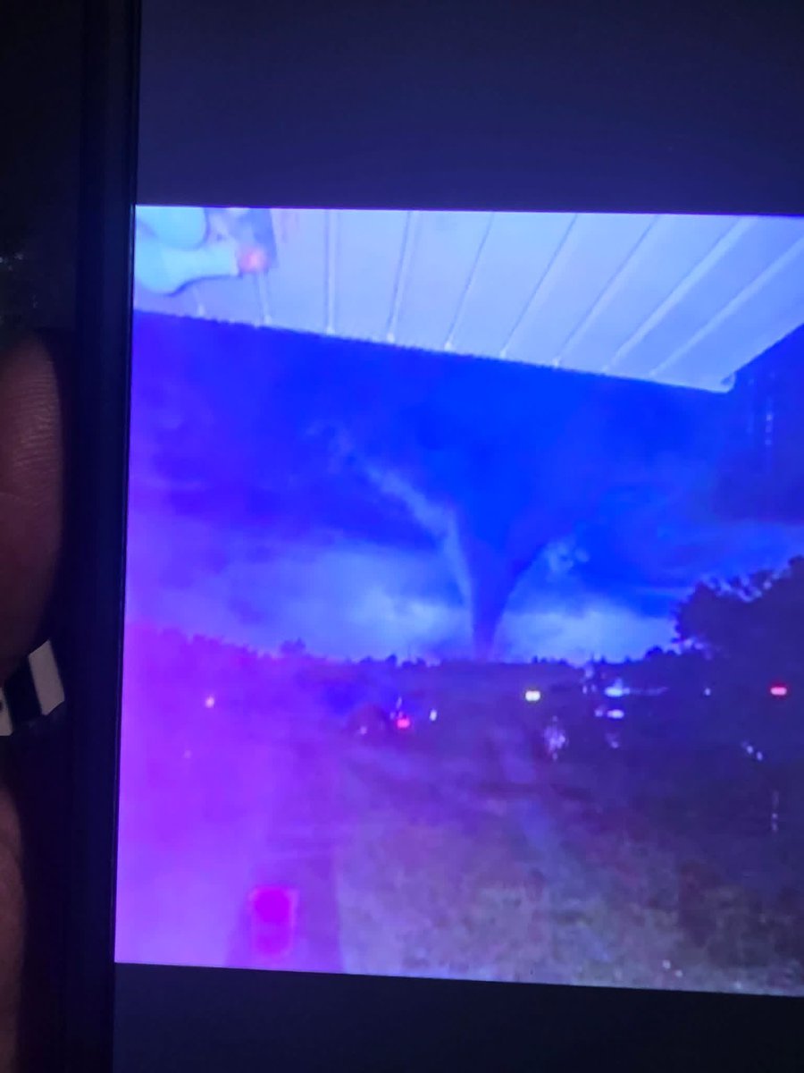 ChrisHallWx's tweet photo. Just got this sent in from Turkeyfoot near Florence, KY. That was likely a strong tornado. 

📸 - AJ Bishop

@ryanhallyall https://t.co/xtuUOT3UpX