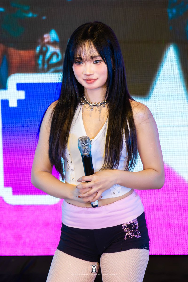 WinterSmile_3's tweet photo. 260614 KAIA ALEXA

PPOP FEST  YEAR 3 DAY 2

#KAIA #ALEXA 
#KAIA_ALEXA 
#PPOP #PPOPFESTYEAR3 https://t.co/xpmmWBfCsn