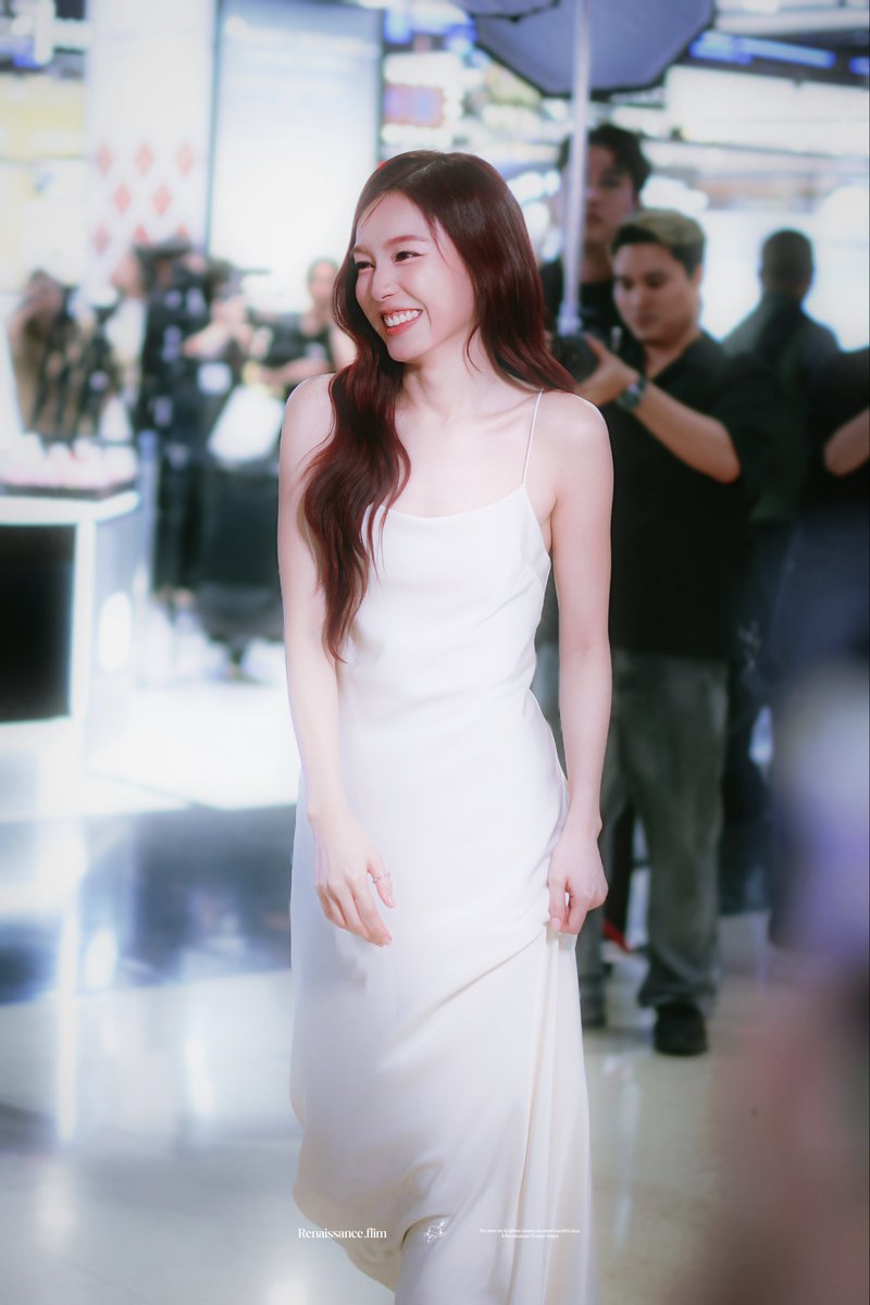 souIrina's tweet photo. a princess https://t.co/AgKH14CmzH