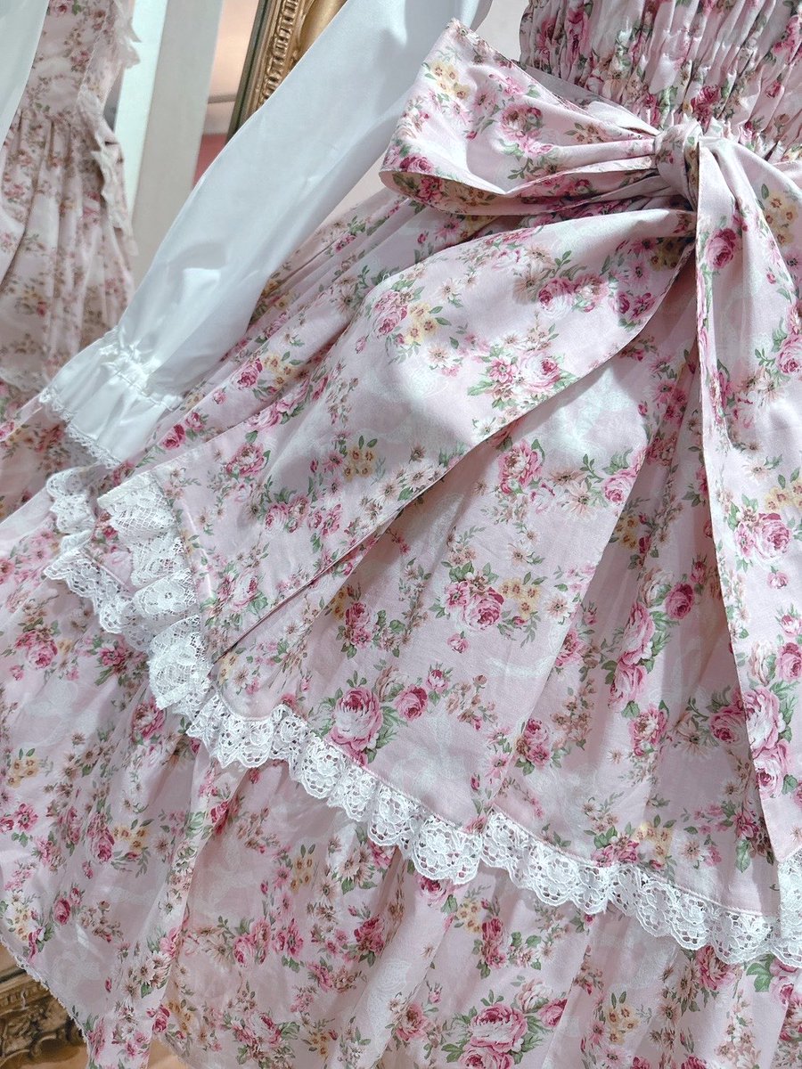 metamorkyoto's tweet photo. 【画像を追加しました✨】
＼6/20(土)店頭発売スタート✨／
《💐フラワーガーデンシリーズ💐》

♡フラワーガーデンヨークJSK
・通常サイズ¥31,680
・プラスサイズ¥32,780
♡フラワーガーデンブリムブリムつきヘッドドレス
¥7,700
tax  in

🩷ピンク

画像を追加しました！🥰💐✨
京都店☎️075(211)8527 https://t.co/UrJhQr2QEi