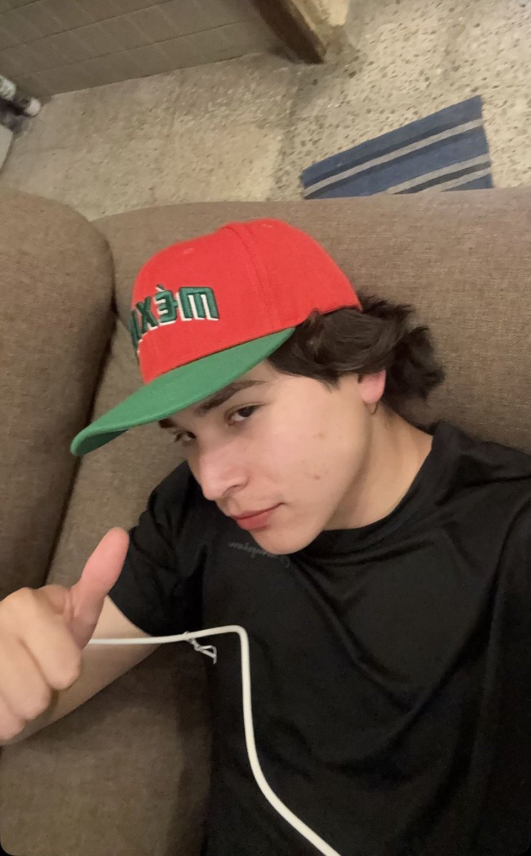 Checo tweet media