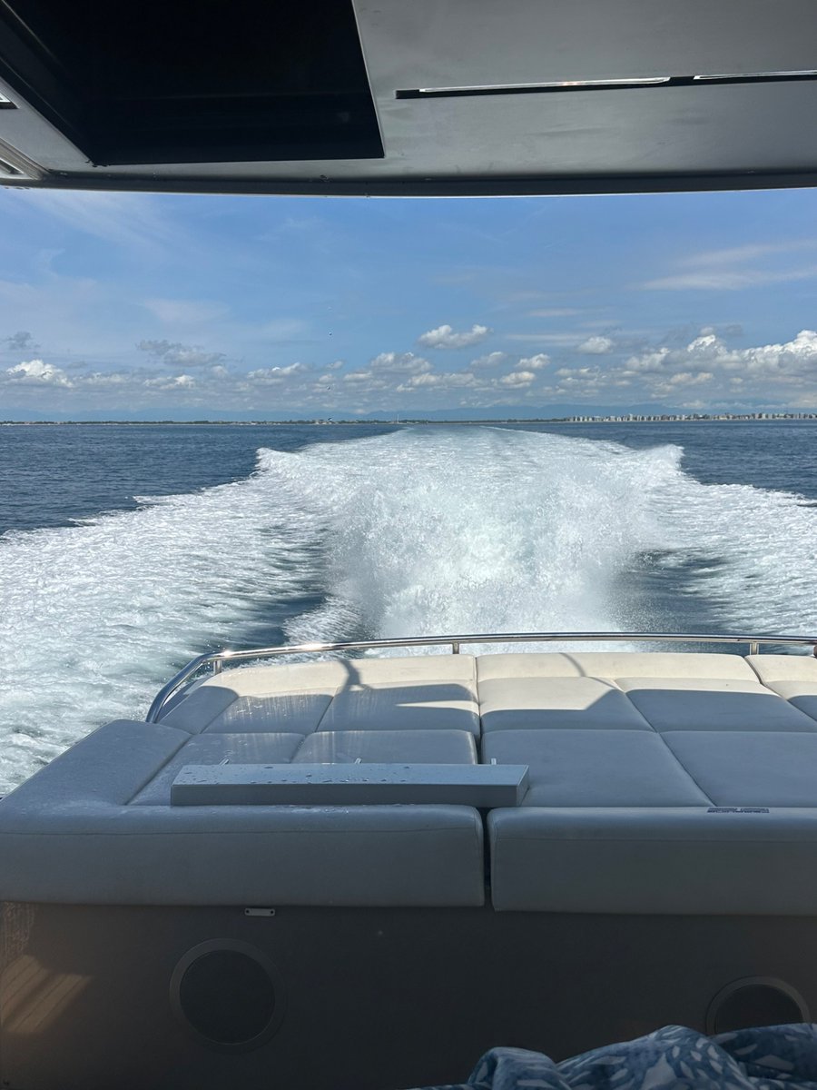 MildredOkello6's tweet photo. My #Eurosummer has just begun 🥰✨ #Croatia #Italy https://t.co/y81XVxsAdy