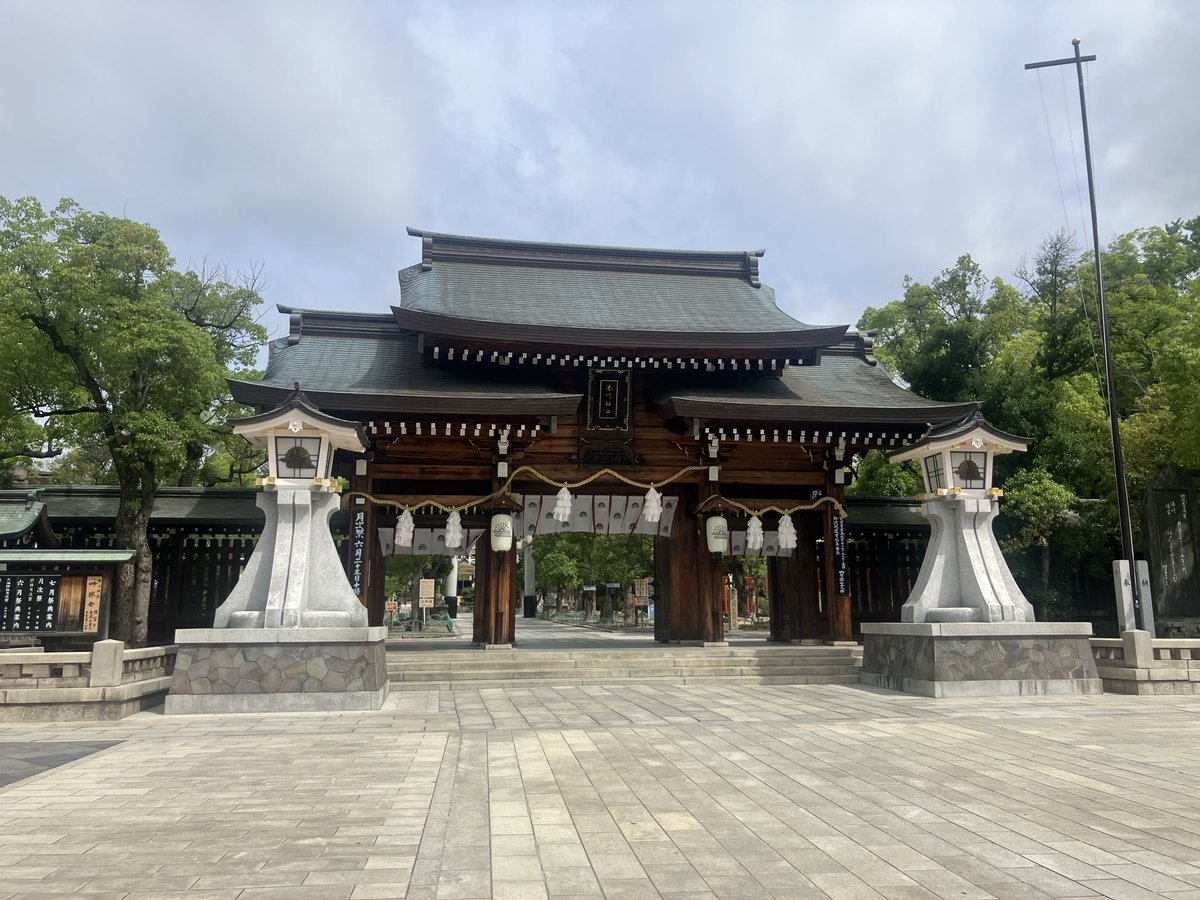 tripstar0522's tweet photo. #朝ラン しました。
湊川公園の『日本のマラソン発祥の地記念スタートライン』を目指して、三宮からゆるラン。今日は湿度が高いような気がしました。
コース
三宮→生田新道→県庁→大倉山→荒田公園→湊川公園→新開地→湊川神社→花隈駅
👟→ #HOKA #RINCON3
🧦→ #INNERFACT https://t.co/xD4RiJL530