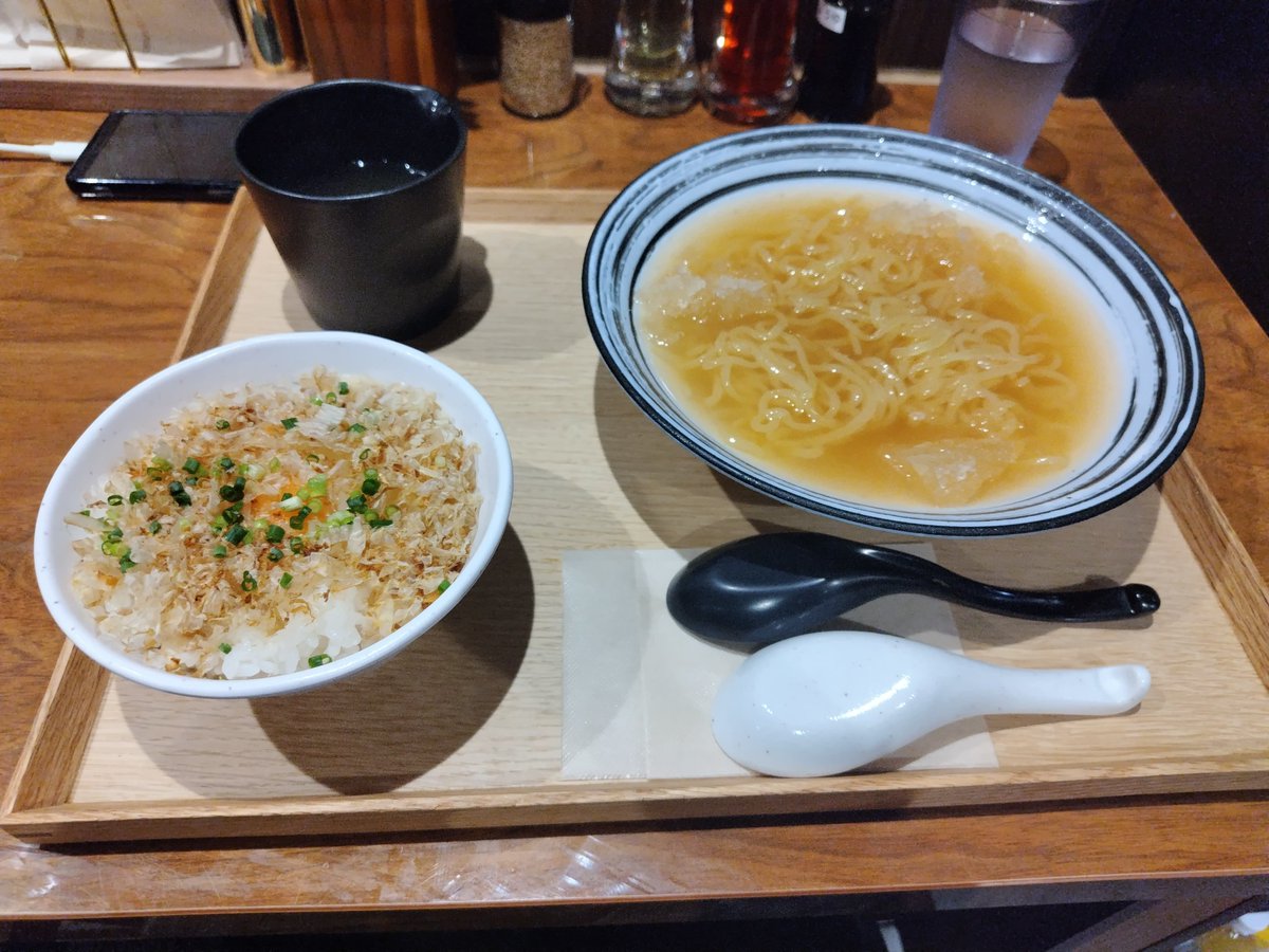 ken_flat's tweet photo. 午後半休取れたんで令和の冷麺行ってみました。とりあえずノーマルの冷麺を頼んだけど具材は別注文なのか？素の冷麺だった💦ちゃんと見ないとダメね。
冷麺は好きなので次回は胡麻担々を食べに来ようと思います。ご馳走さまでした！
 #令和の冷麺 https://t.co/HJA1X2Btqi