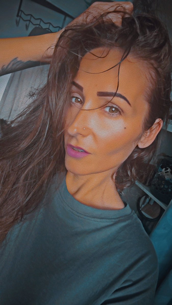DivineC67's tweet photo. Tu peux admirer autant que tu veux.

Au final, il y aura toujours deux catégories de personnes : celles qui donnent les ordres... et celles qui attendent qu'on leur dise quoi faire.

Mon regard te laisse deviner où je me situe. 

@RT_Promo_Ant @Brun0Parent @RtSlavv @UselessSlMP @CuriousFindomme @celebfrench71  @FetishFame @ProProm00 @RTslave_findom @footaddict88 @dommes_rt @Justaguy7575  @rtsubbi @Slaveng1  @RTLoveFeet @Shaynez_Soumize  @Scarlett_mudpup  @RtPuppy3 @DrinkerSweat @docile_antoine2
