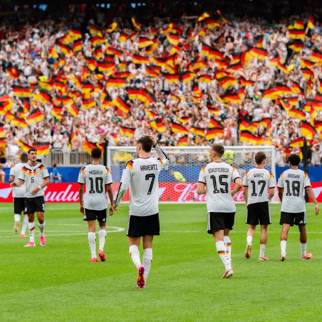 SBO_TH's tweet photo. เกมเปิดสนามรอบแบ่งกลุ่ม #WorldCup2026 เต็มไปด้วยความดราม่า 📸

ช็อตไหนโดนใจคุณที่สุด? https://t.co/tpDq38JpYL
