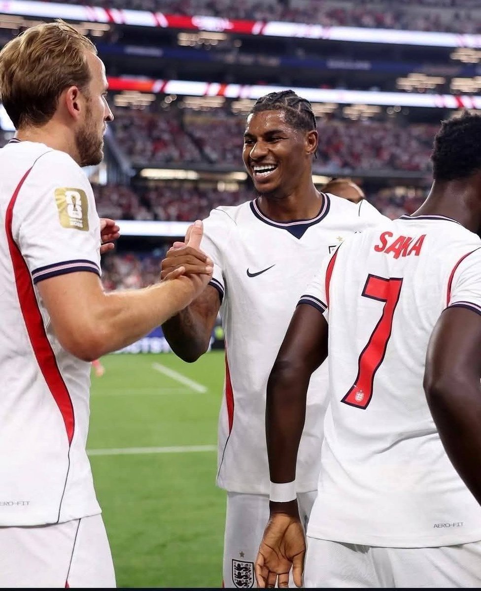 UnitedRedem's tweet photo. For the past 16 months, Marcus Rashford has been used more as part of a rotation rather than playing every game.

As a result, he's been able to manage his fitness and energy levels much better while sharing the workload with other attacking players.

Despite fewer minutes, he's still produced 20 goals and 21 assists in 4,117 minutes, a strong return that shows he can remain highly effective when used wisely. 

Should Michael Carrick Integrate him back to Manchester United squad?
