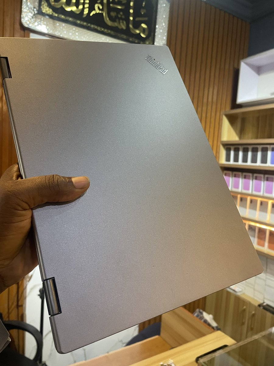 yaro2k's tweet photo. Lenovo ThinkPad Yoga L380 🧘🏾
Display: 14-inch screen size 
x360deg Touchscreen with pen
Intel (R) Core(TM) i5-8th Gen
Storage: SSD 256GB
Installed RAM: 8GB
Excellent Battery 🔋 
Backlit keyboard ⌨️
Price:DM https://t.co/Nc5vd7CI08