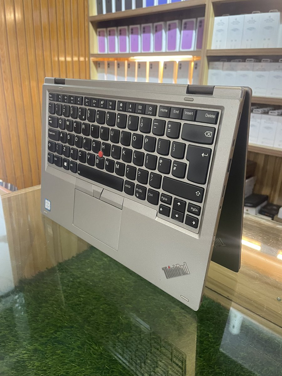 yaro2k's tweet photo. Lenovo ThinkPad Yoga L380 🧘🏾
Display: 14-inch screen size 
x360deg Touchscreen with pen
Intel (R) Core(TM) i5-8th Gen
Storage: SSD 256GB
Installed RAM: 8GB
Excellent Battery 🔋 
Backlit keyboard ⌨️
Price:DM https://t.co/Nc5vd7CI08