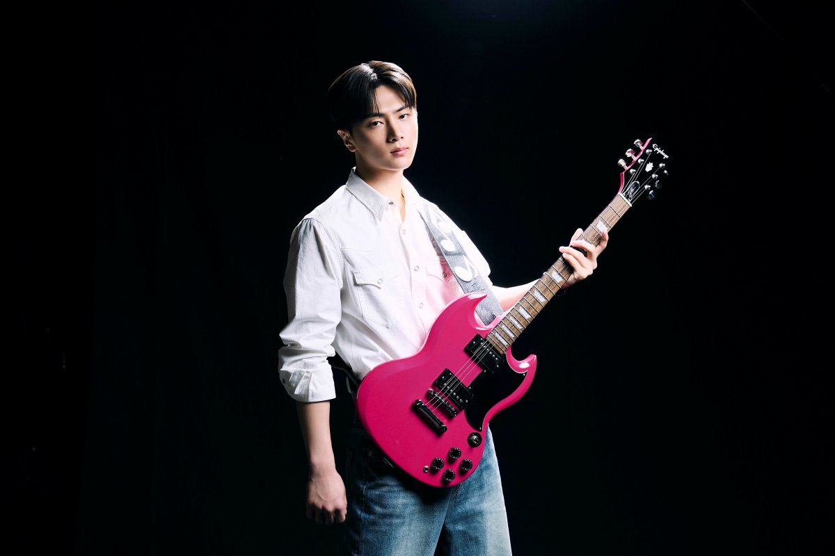 GibsonJapan's tweet photo. 韓国・日本限定で、『Epiphone Jay “Raoul” SG Tribute Plus』がついに登場！

韓国では6月19日よりWeverse Onlineにて販売が開始されます。（※韓国国内への発送のみ）日本国内では7月のリリースを予定しており、詳細は順次公式SNSにて発表いたします。続報をどうぞお楽しみに！

▼詳細はこちら
https://t.co/5Fls6Qyrmx

#ENHYPEN #JAY #Gibson #Epiphone