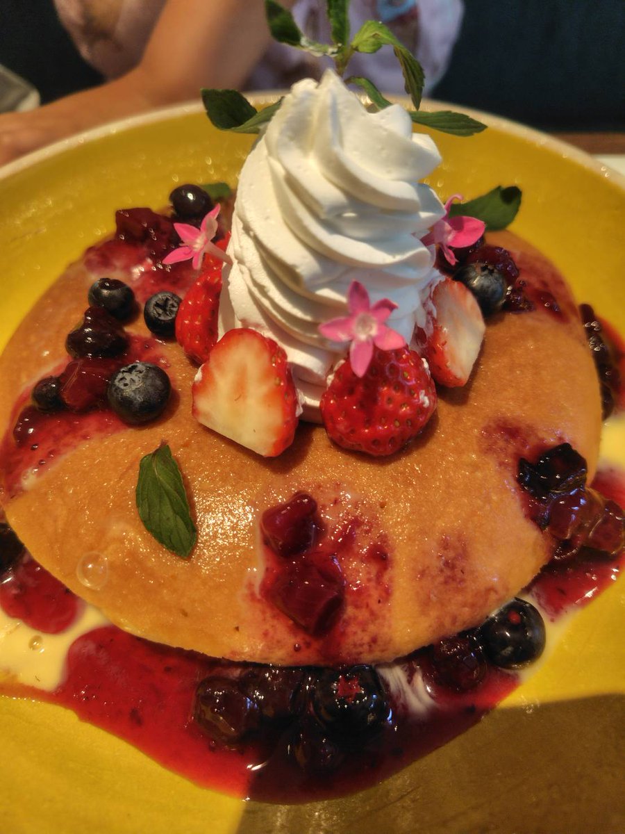 mk_mten's tweet photo. こんばんは
マルハン清河寺おだかです🦍

明日6月19日（金）
🌺取材来店予定🌺

福島帰省のお土産話🚗🚗
最終日は毎年恒例
日本のハワイへ🌴
フラガールのショーは感動✨
一度観てもらいですね💃
パンケーキでお腹も満たされました🎂

15日-21日までオススメ
e牙狼12・eリコリコ https://t.co/qz40U7BE13