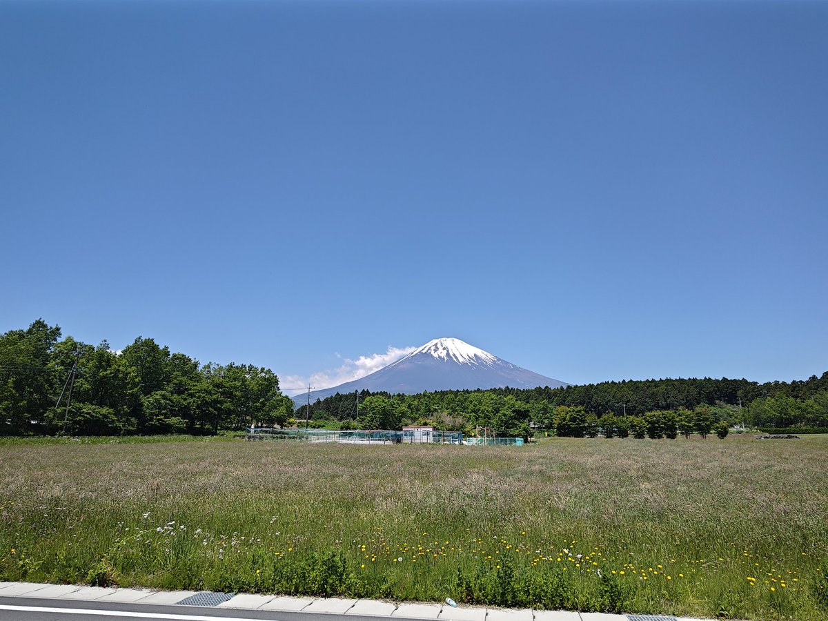 tom_atom194's tweet photo. そういうえばアコチル行ったんだった。
子供連れてフェスいけるって最高でした！ https://t.co/Z8DwkOTu7M
