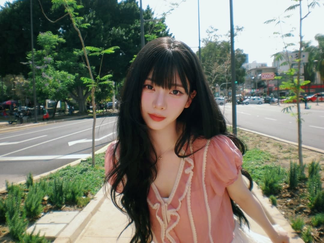 amertsa's tweet photo. Moment in the middle of the urban rush. https://t.co/kASpII0Y5L