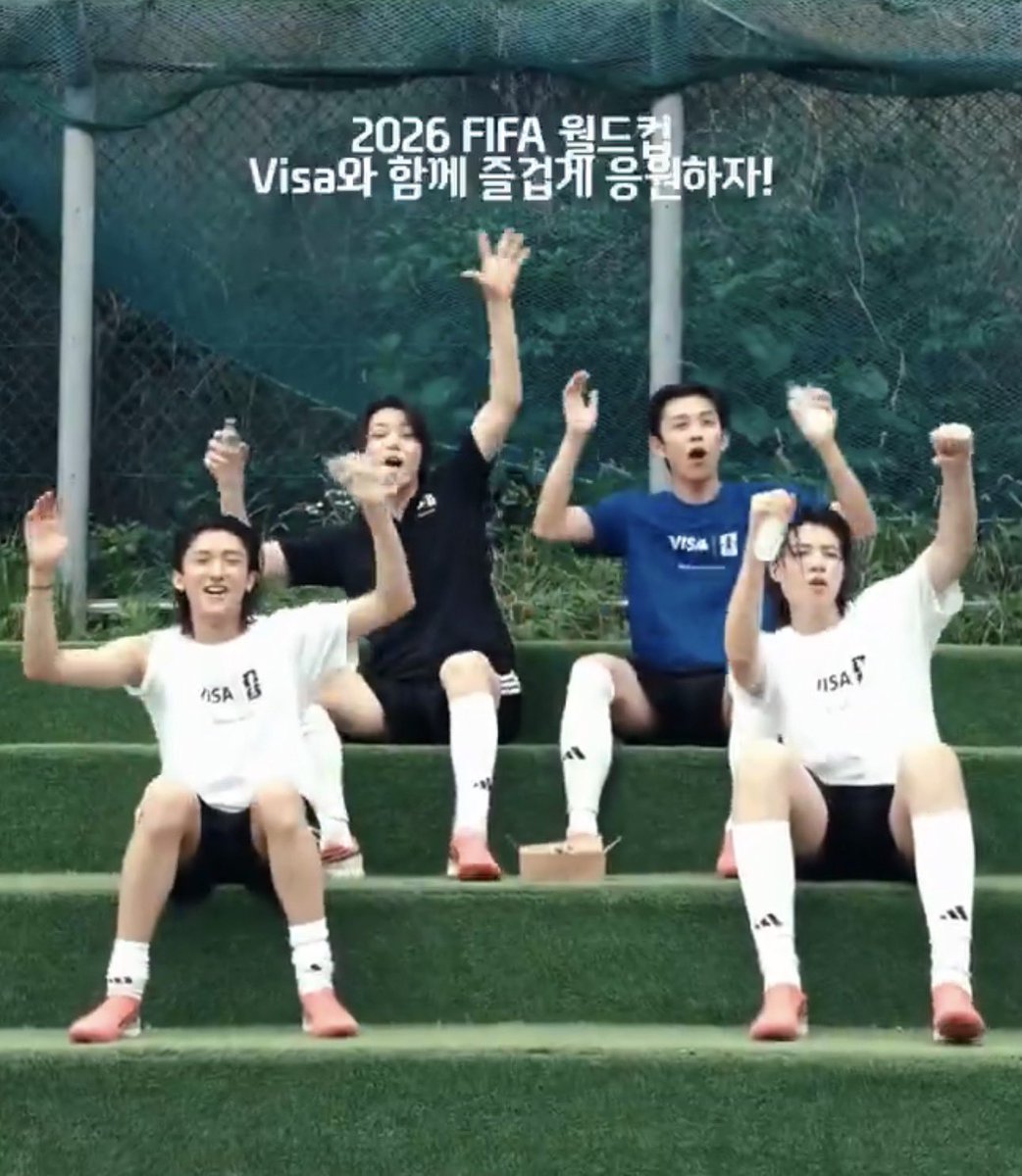 eilryul's tweet photo. NBA, FIFA, Baseball they be doing everything😭 next is badminton ya in malaysia🙏🏻 https://t.co/Oh03pbeIRv