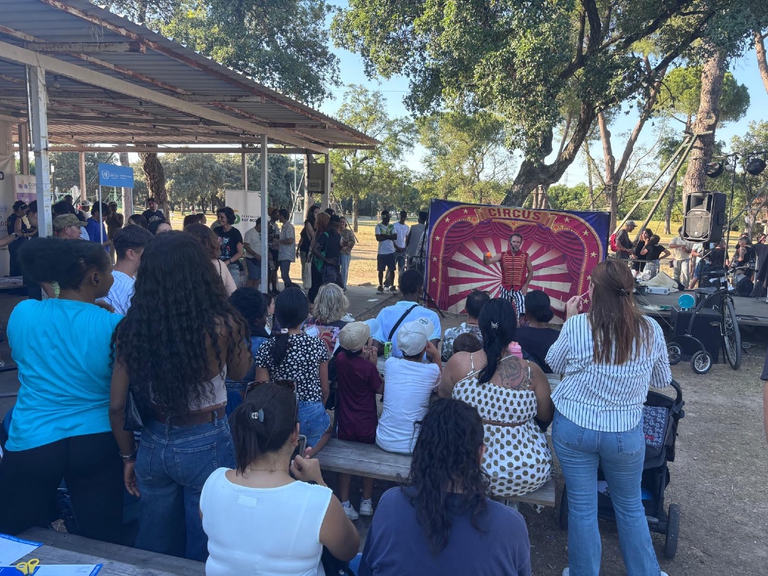 UNRWAes's tweet photo. Desde UNRWA, junto con otras organizaciones, impulsamos un año más "La música rompe fronteras" en Sevilla, con talleres, actividades y artistas como Bako Bad, HH34 Collective y Dj Chocoteke. Un día de convivencia para sensibilizar sobre la realidad de las personas refugiadas. https://t.co/lw9lpHLlLj