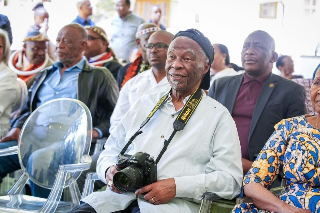 MbuyiseniNdlozi's tweet photo. Happy birthday Mkhulu ❤️ https://t.co/xbtvKJDDJM
