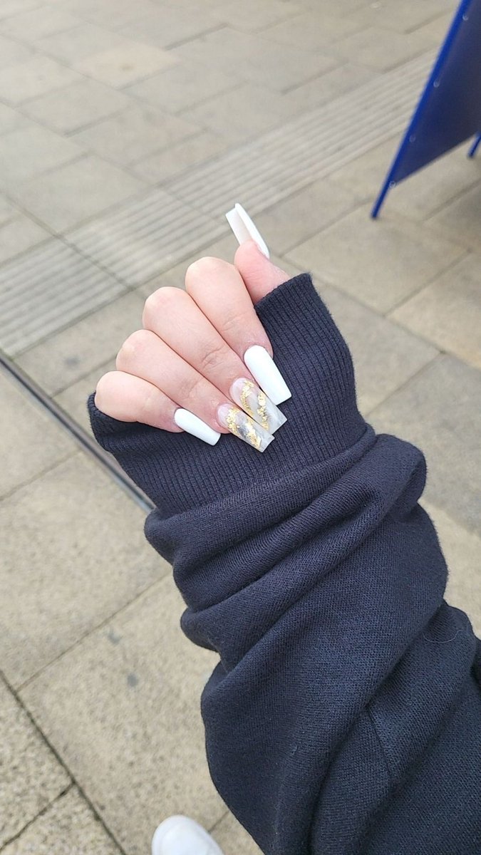 Haybuggi3's tweet photo. Which ones? 1,2,3 or 4? #nails https://t.co/F930YVD1a1