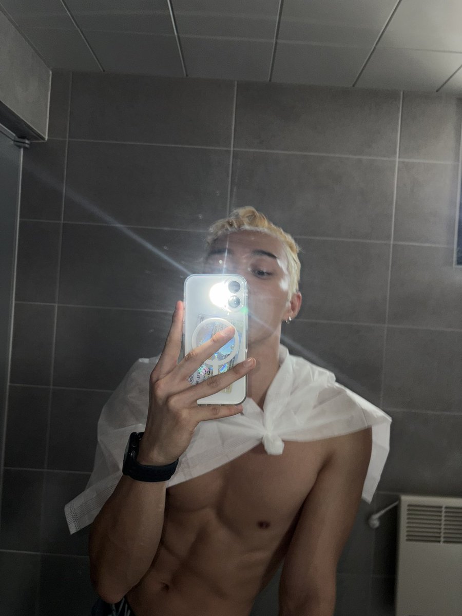 from20_official's tweet photo. If the music was that bad, you wouldn’t be this obsessed. 😭

Sorry, my abs dropped before the album.
The music drops June 26💪 https://t.co/KwFIQEdocg