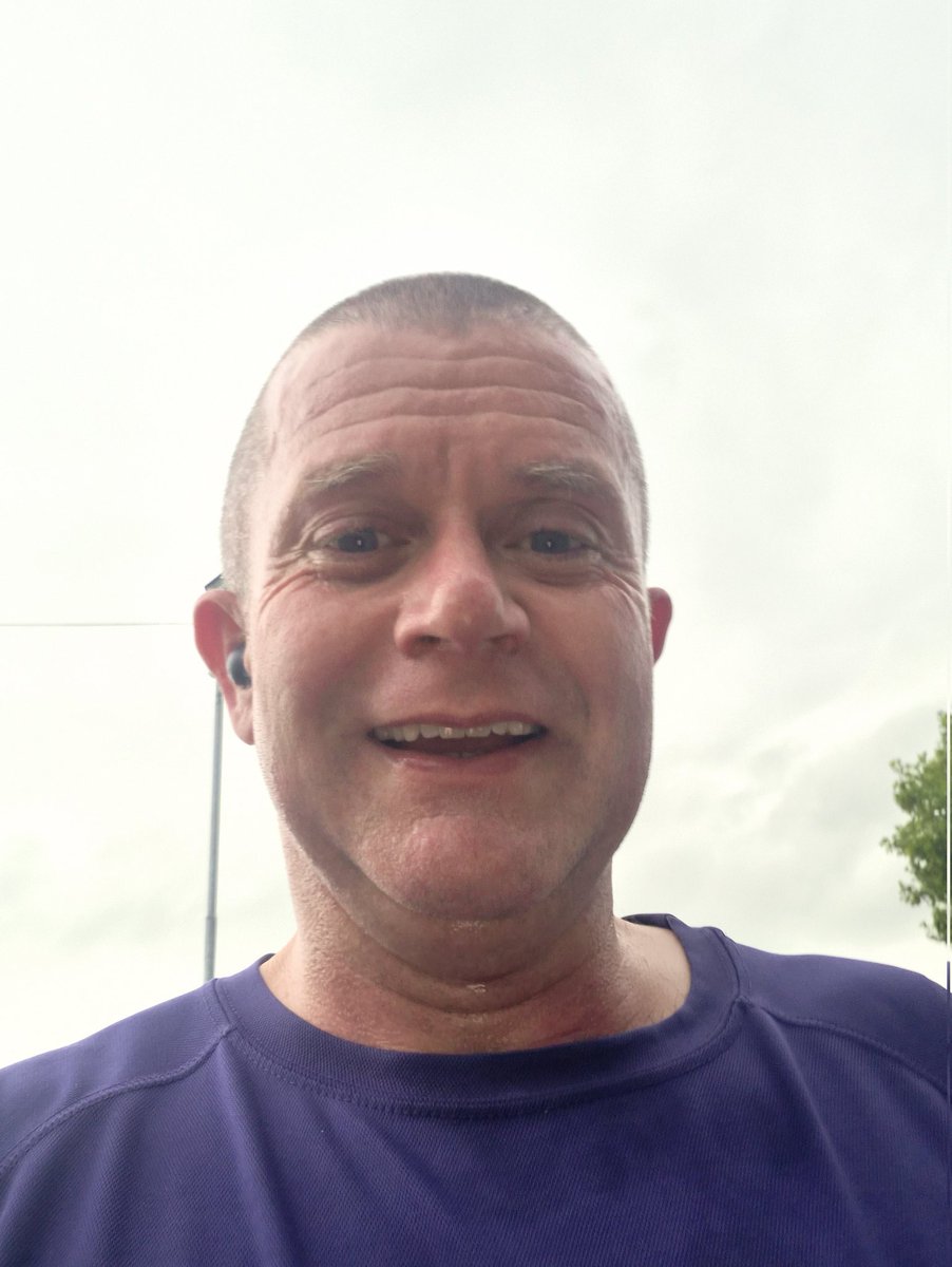 aldub1976's tweet photo. Good Morning Twitter friends from a mild but drizzly Dublin town 

Day 2045 and 5KMS done and its nearly Friday #runwithal #runhappy #runstreak 

Have a great day and stay safe https://t.co/fVFCTA1PX9