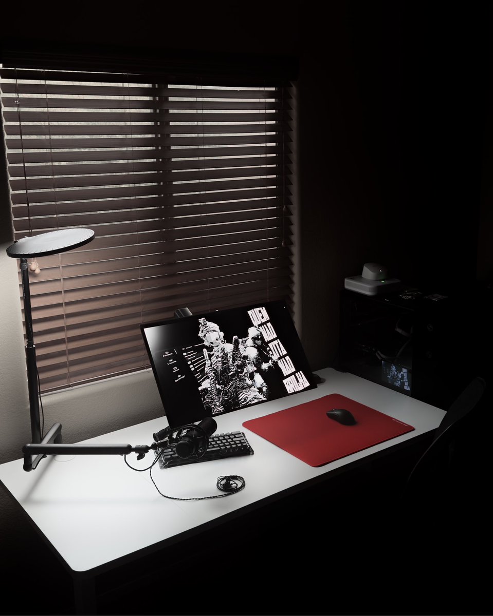 feltabsence's tweet photo. #pc #compsetup #pcsetup https://t.co/CPenWl1cc1